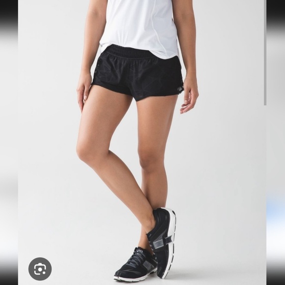 NWOT | Lululemon | Sky Run By Shorts | Sz 10 - Picture 8 of 13